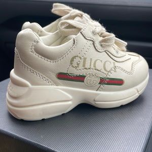 Gucci shoes worn once. Size 20 1y/o